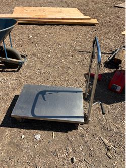 Hydraulic lift