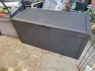 100g outdoor storage deck box