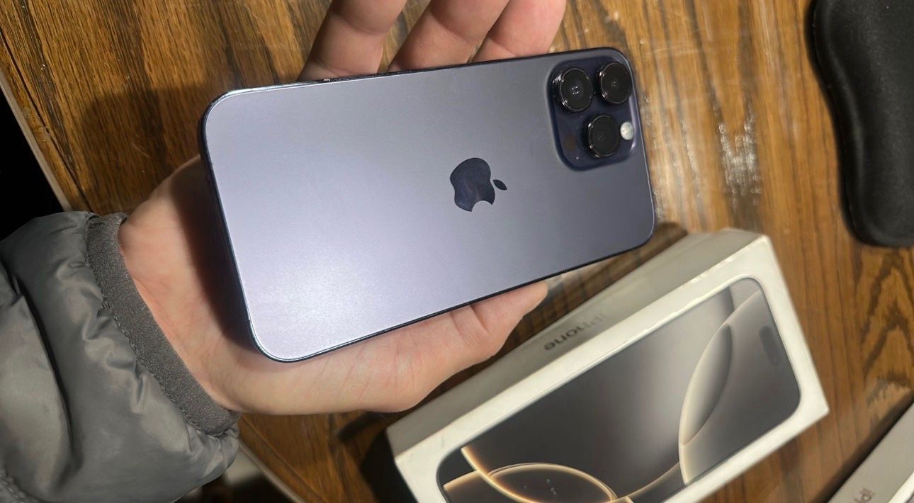 iPhone 14 Pro Max - 128GB, Perfect Condition! Carrier Unlocked!