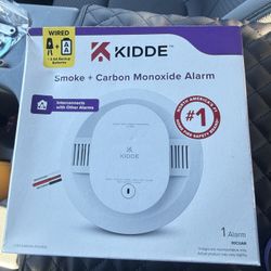 10-Year Battery and Hardwired Smoke and Carbon Monoxide Detector, Interconnectable, LED Lights and Voice Alarm