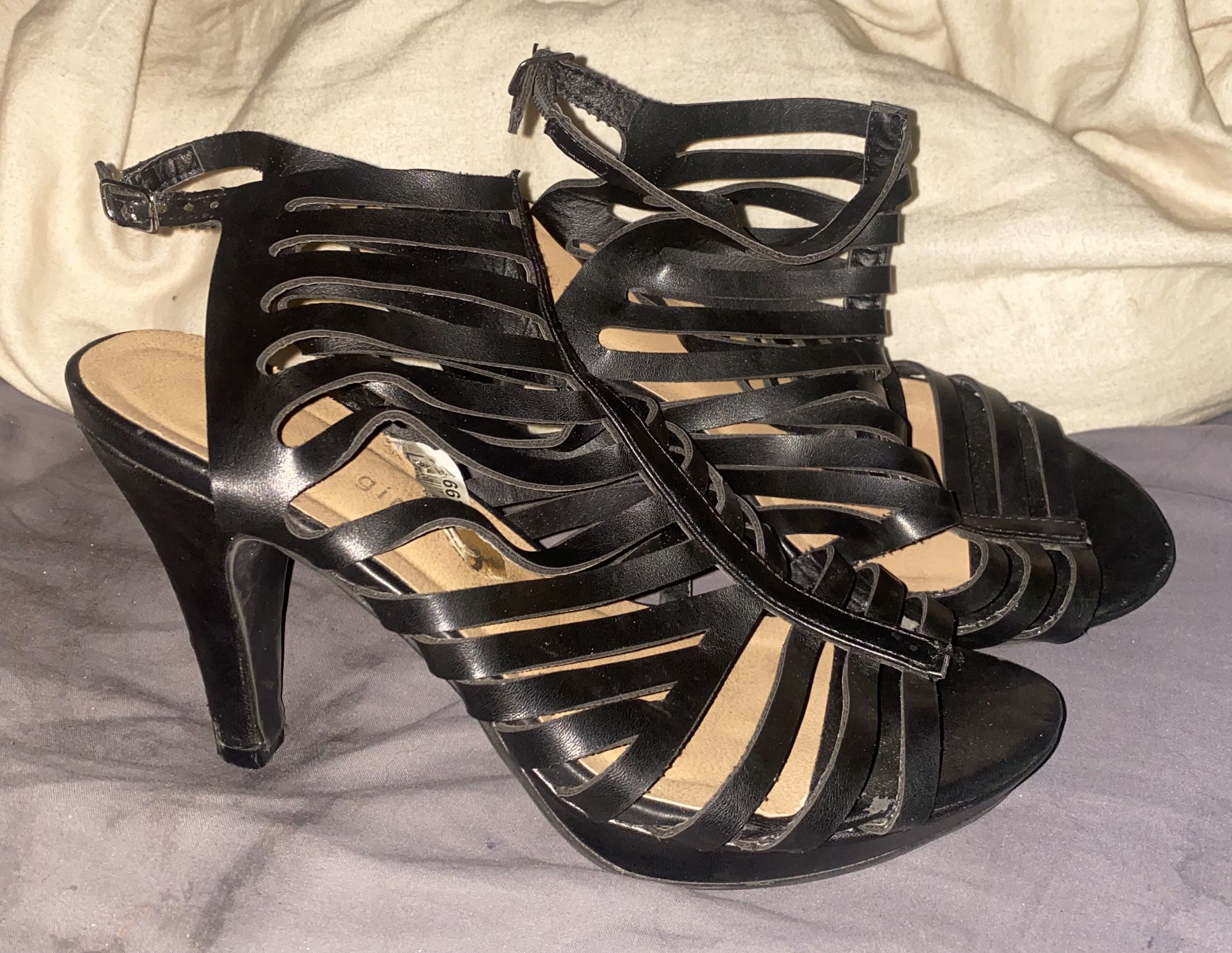 Black size 8 strappy heels