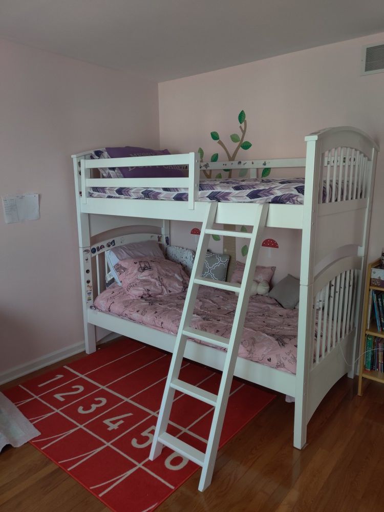 Bunk Bed (Separates into 2 Twin Beds)