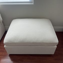 7th Avenue Modular Ottoman – Unused