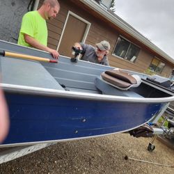 2000 14 Foot Duraboat   With Trailer