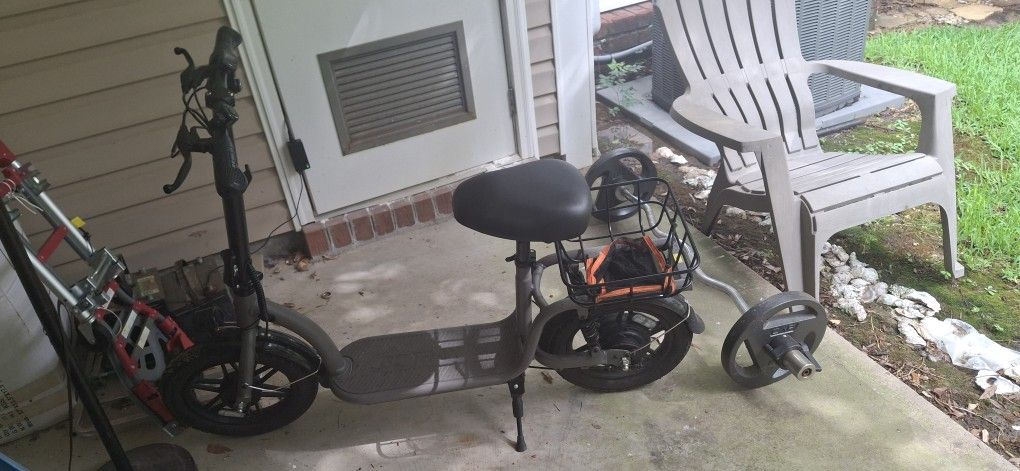 GoTrax Voyager Electric Scooter