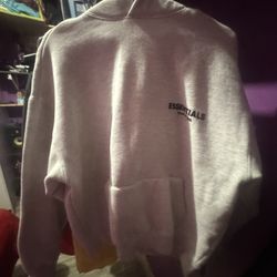 ESSENTIAL HOODIE