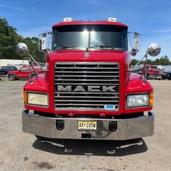 1998 Mack CH613