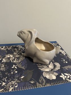 BUNNY PLANTER!!!  VERY CUTE!!!