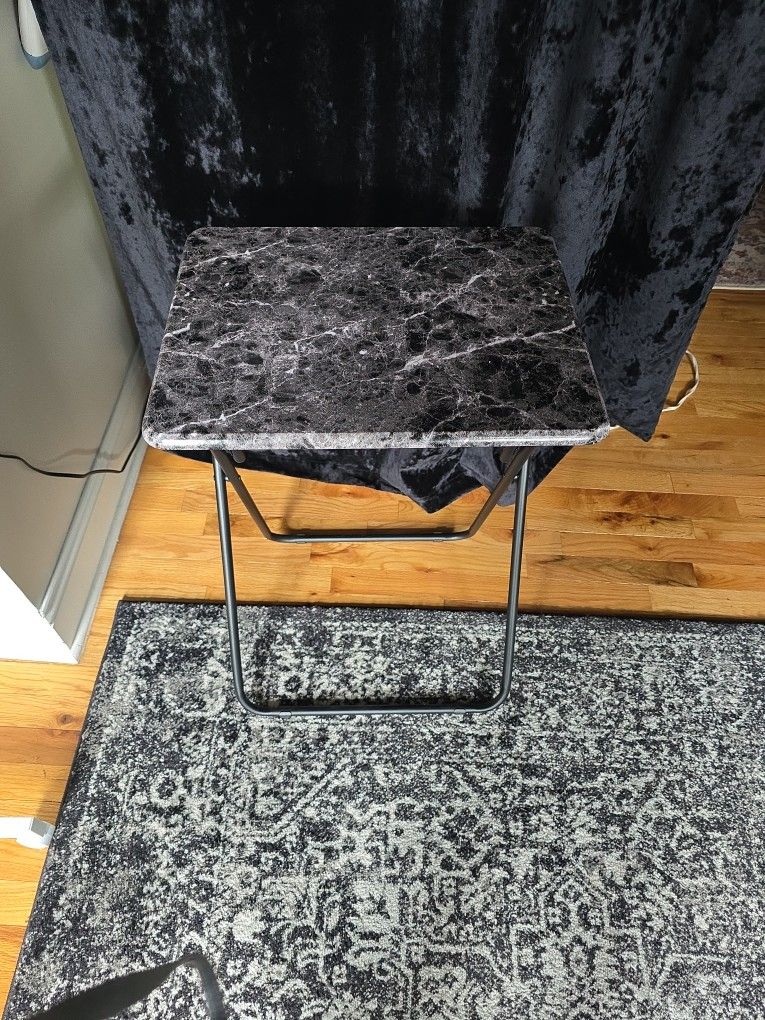 Black & White Marble Look Folding TV Table
