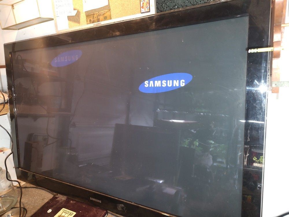100" Samsung LCD Flat Screen Tv
