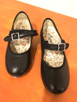 Girls Capeezio Tao shoe 12 1/2 M