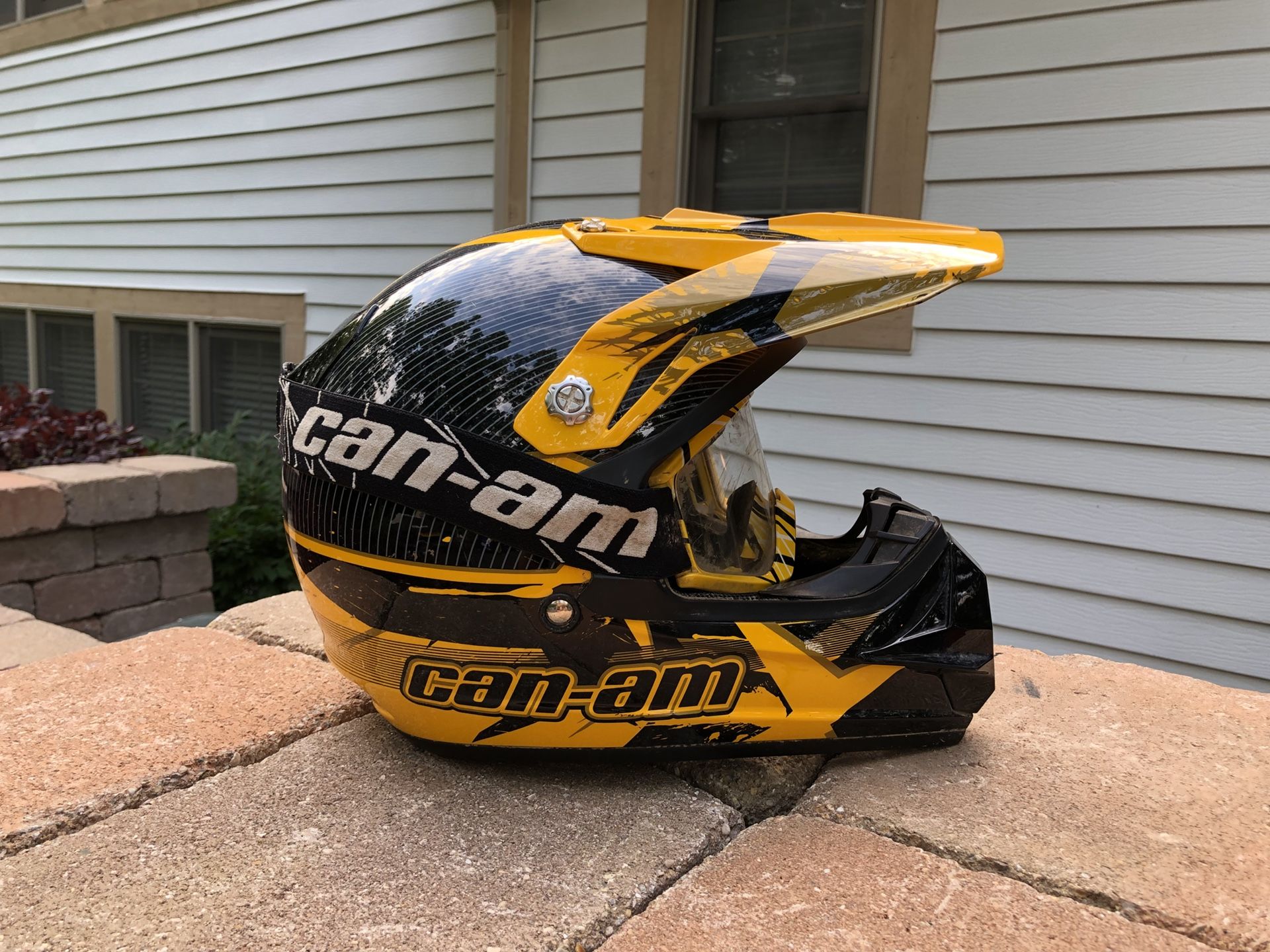 ADULT MEDIUM CAN AM MOTORCROSS MX DIRT BIKE ATV HELMET