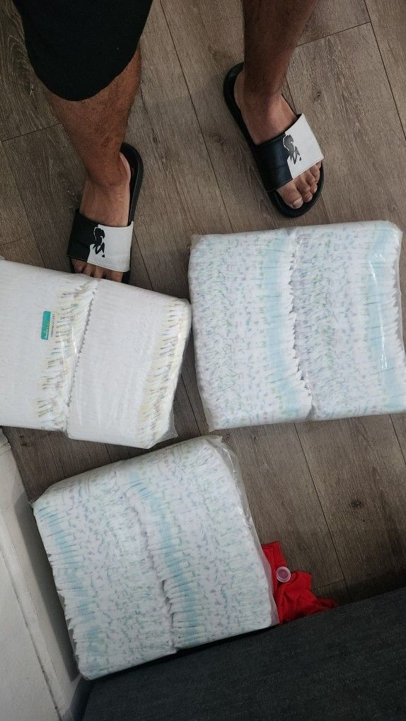 Pampers 