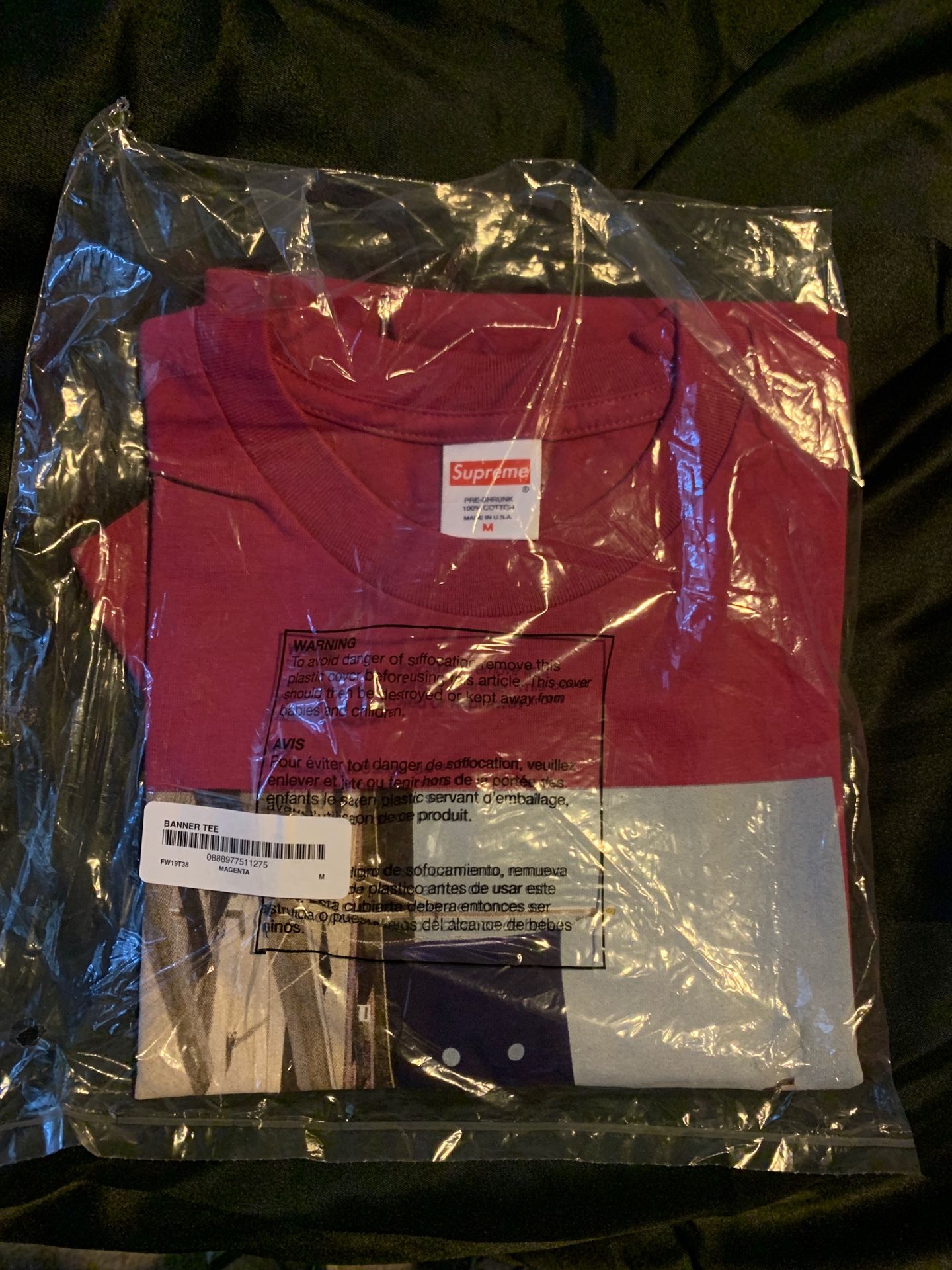 SUPREME BANNER TEE MAGENTA SIZE MEDIUM BRAND NEW