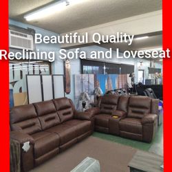 😍 Beautiful Reclining Sofa and Loveseat Set