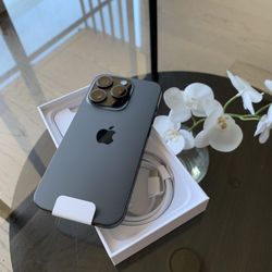 iPhone 15 Pro Max 256 Unlocked