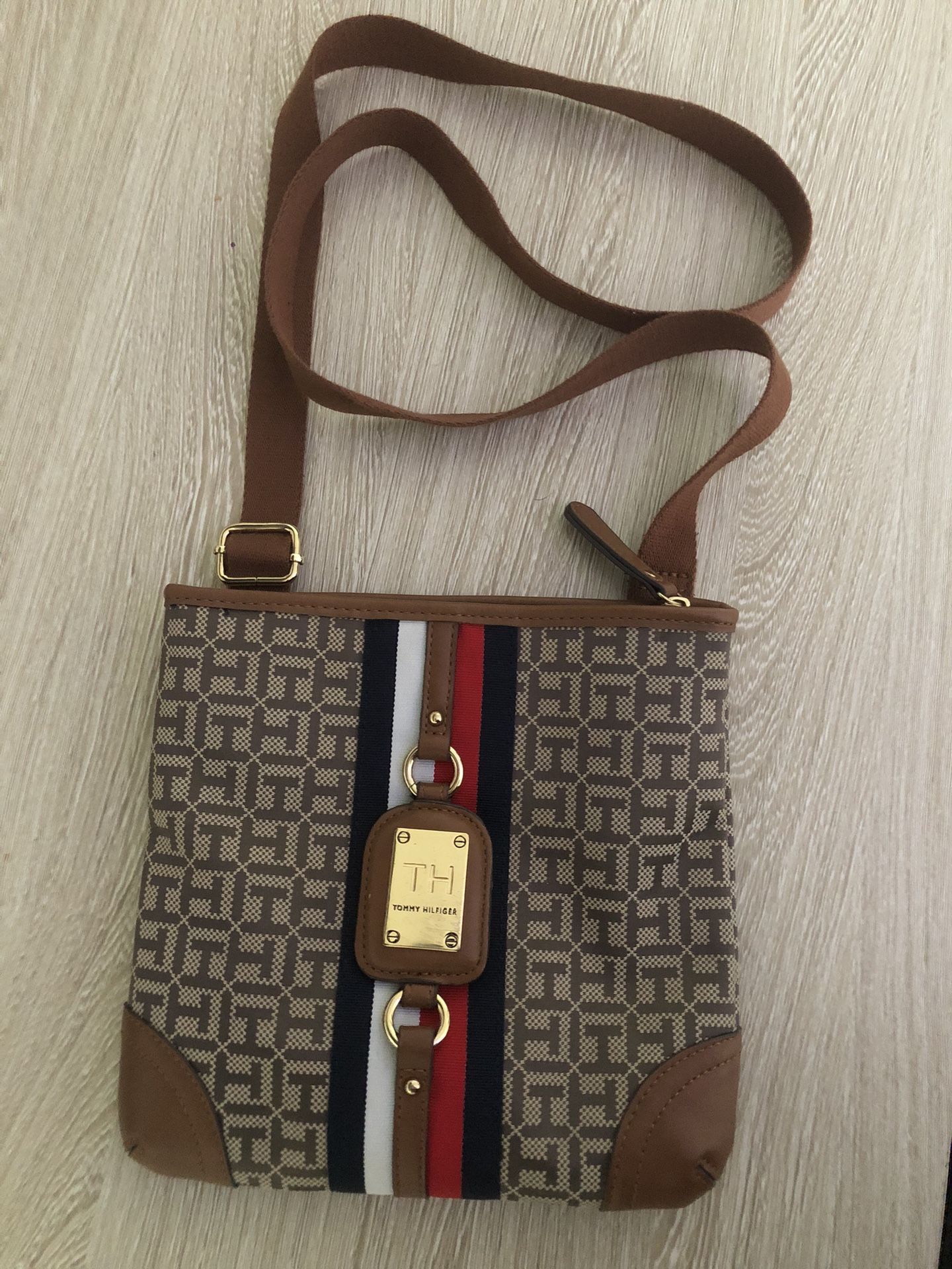Tommy Hilfiger Crossbody Bag