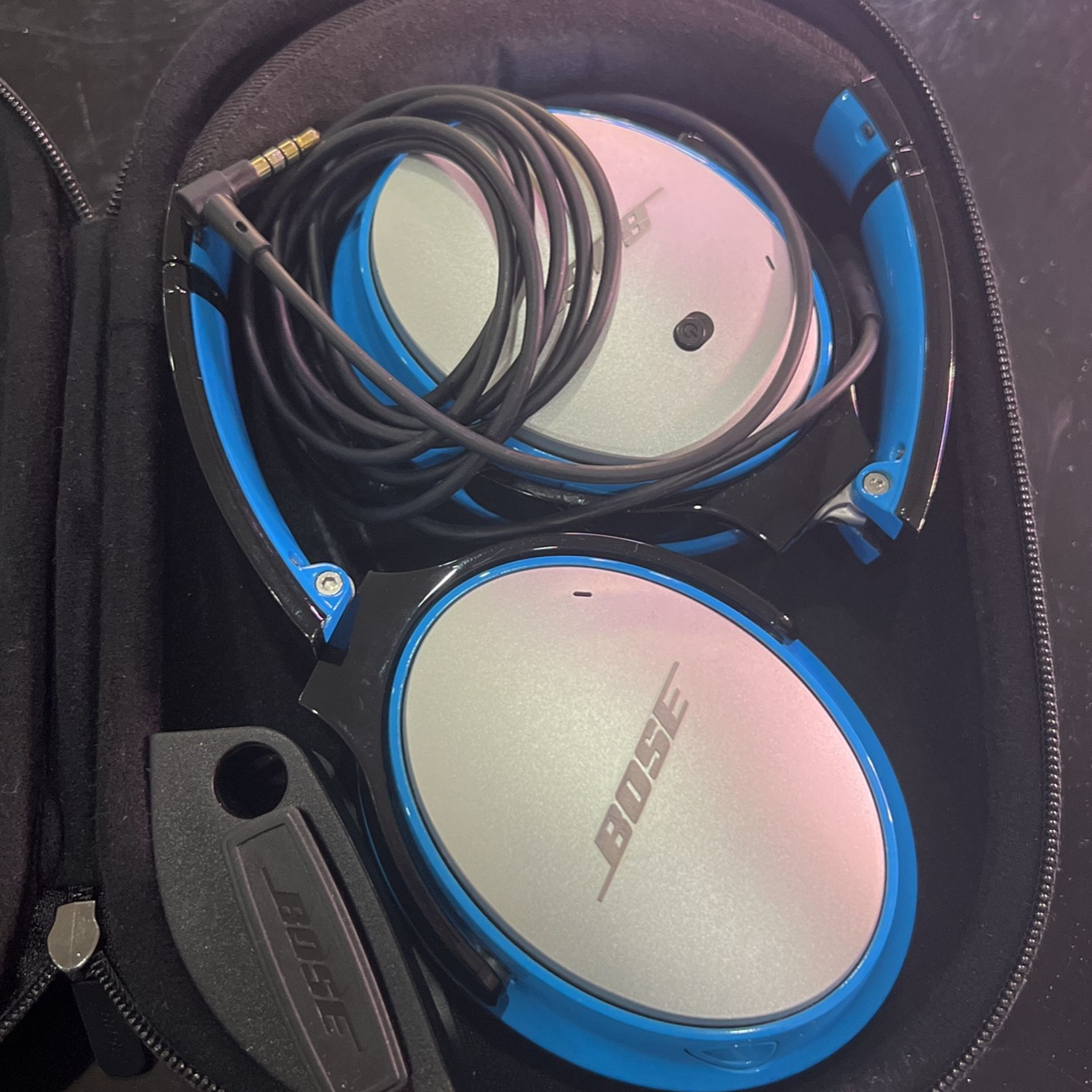 Bose Official NFL Carolina Panthers Noise Cancelling Headphones