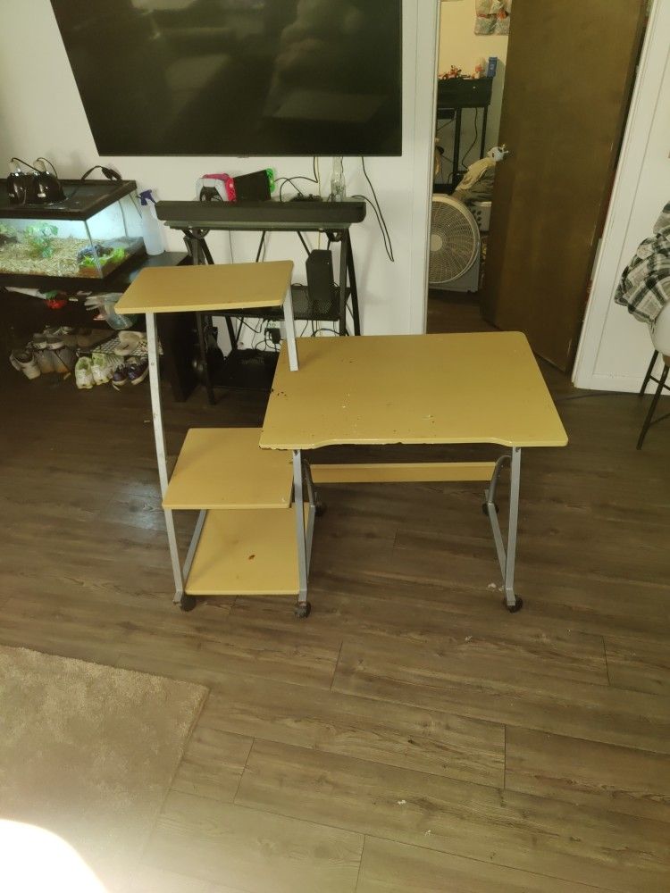 Rolling Computer Desk