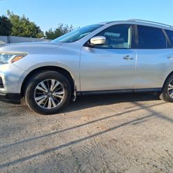 2017 Nissan Pathfinder