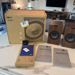 KEF Q1 Meta bookshelf speakers