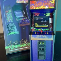 GHOST & GOBLINS -  NEW WAVE TOYS 1/16 SCALE ARCADE TOY MACHINE Replicade 
