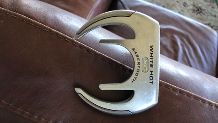 Lefthanded White Hot XG Sabertooth Putter New grip