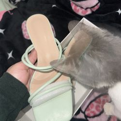 kitten heels