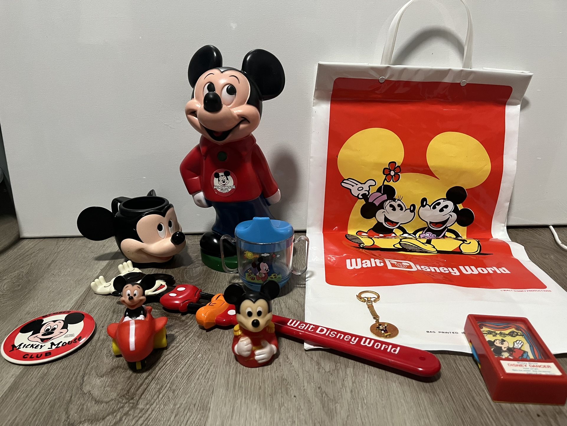 1960s -1080s Vintage Disney Lot 10 Items