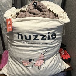 Nuzzie 22 lb Weighted Blanket