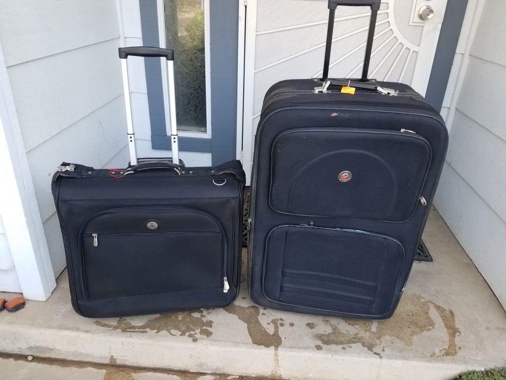 2 Piece's of Luggage !