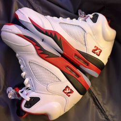 Air Jordan Retro 5    Men’s Size 10