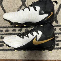 Nike Phantom Luna II Academy Youth Size 5