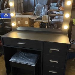 Modern Vanity Set w/ Light-Up Mirror, Charging Station & Stool – Brand New!