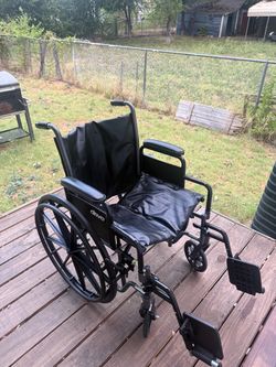 Drive Medical Silver Sport 2 Wheelchair like new