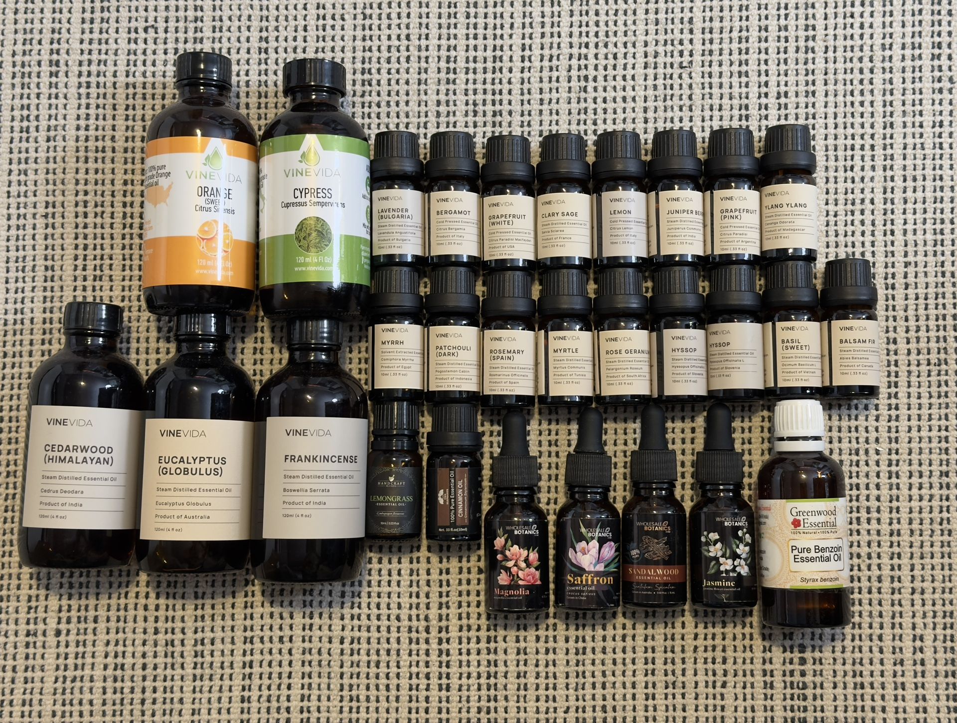Kit Of Essential Oils And Dropper Bottles 