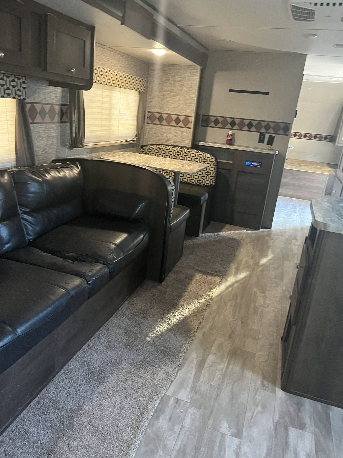 2018 Travel Trailer In Victorville Ca for Sale in Victorville, CA OfferUp