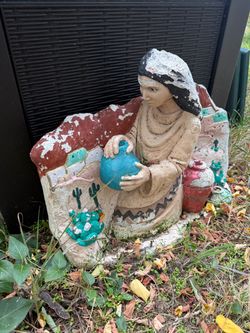 Vintage Southwestern Woman with Pot – Concrete Garden Statue