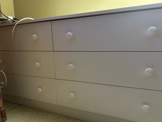 Chest of drawers