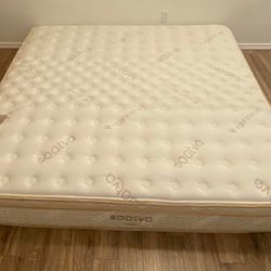 Premium Saatva Classic 11.5 inch Firm King Mattress ❤️