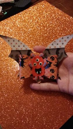 Super cute halloween bow