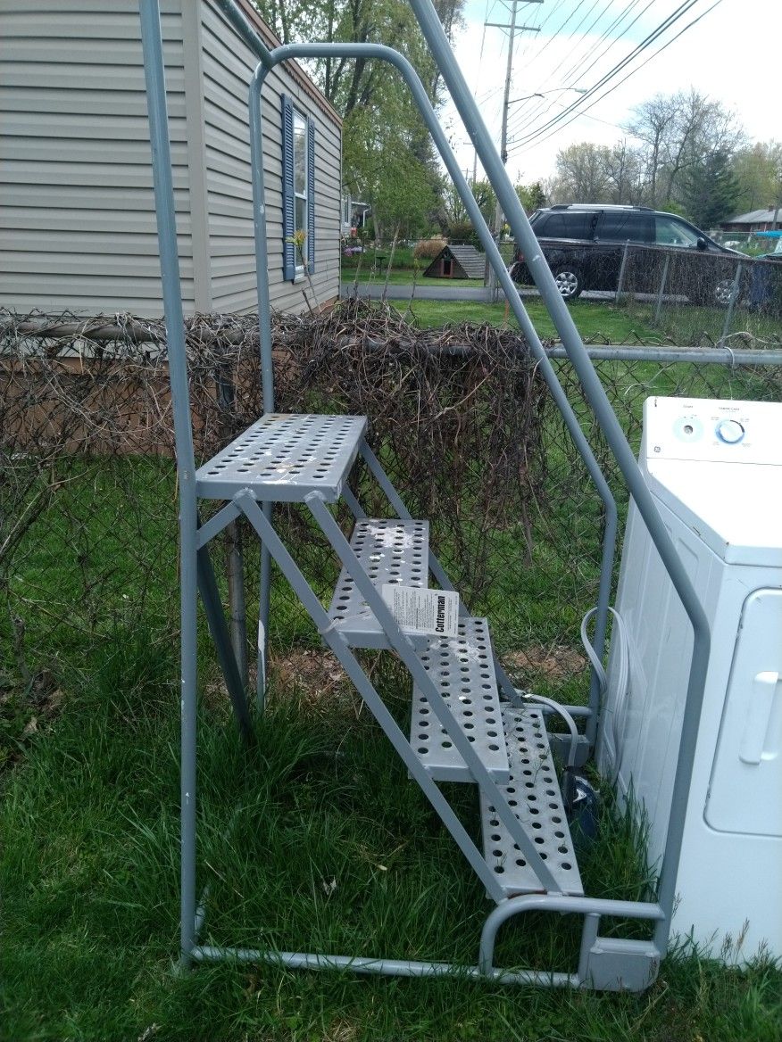 Platform Ladder