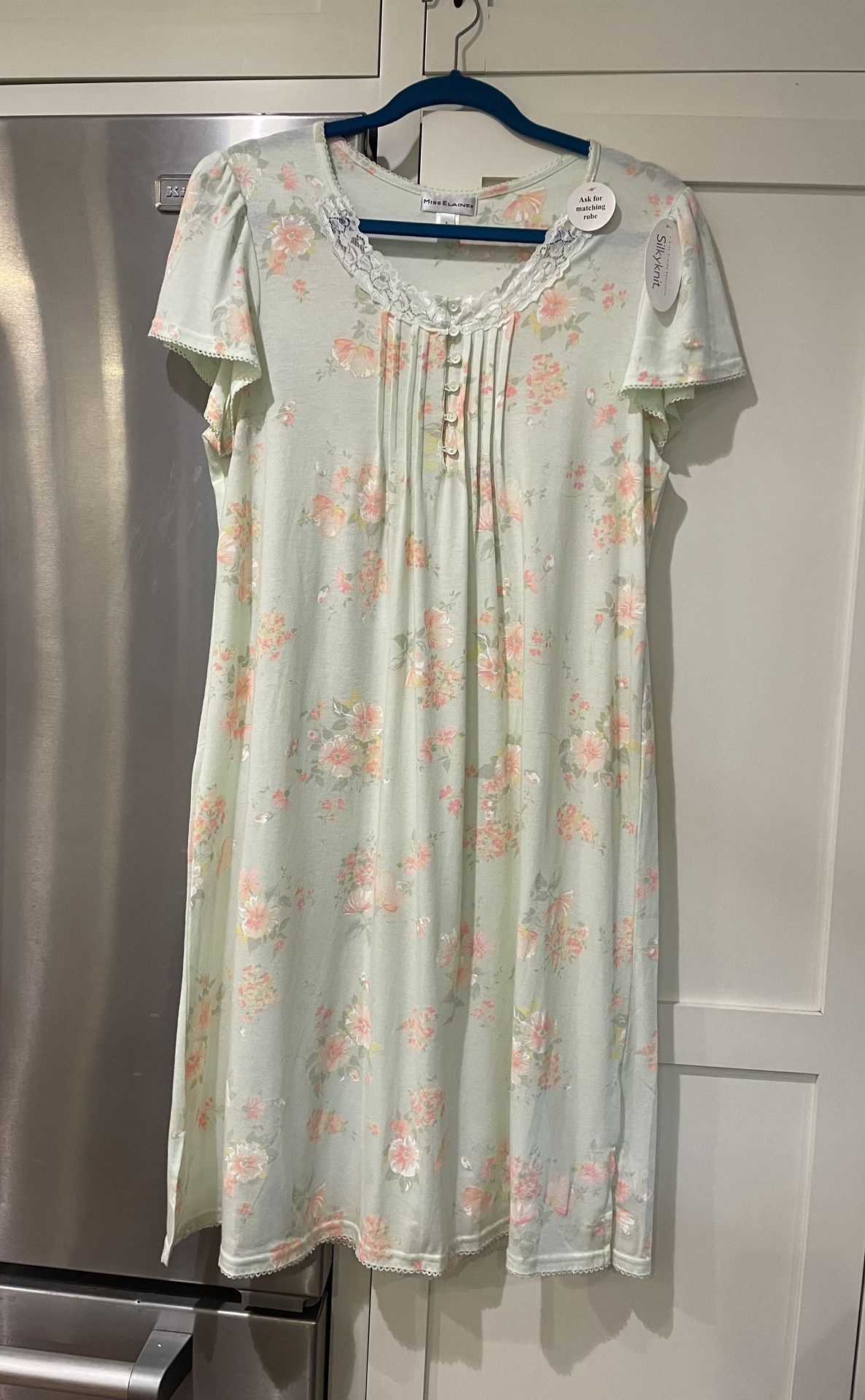 NWT miss Elaine size large nightgown