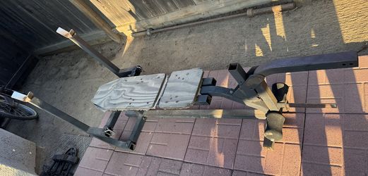 Old Workout Weightlifting Bench