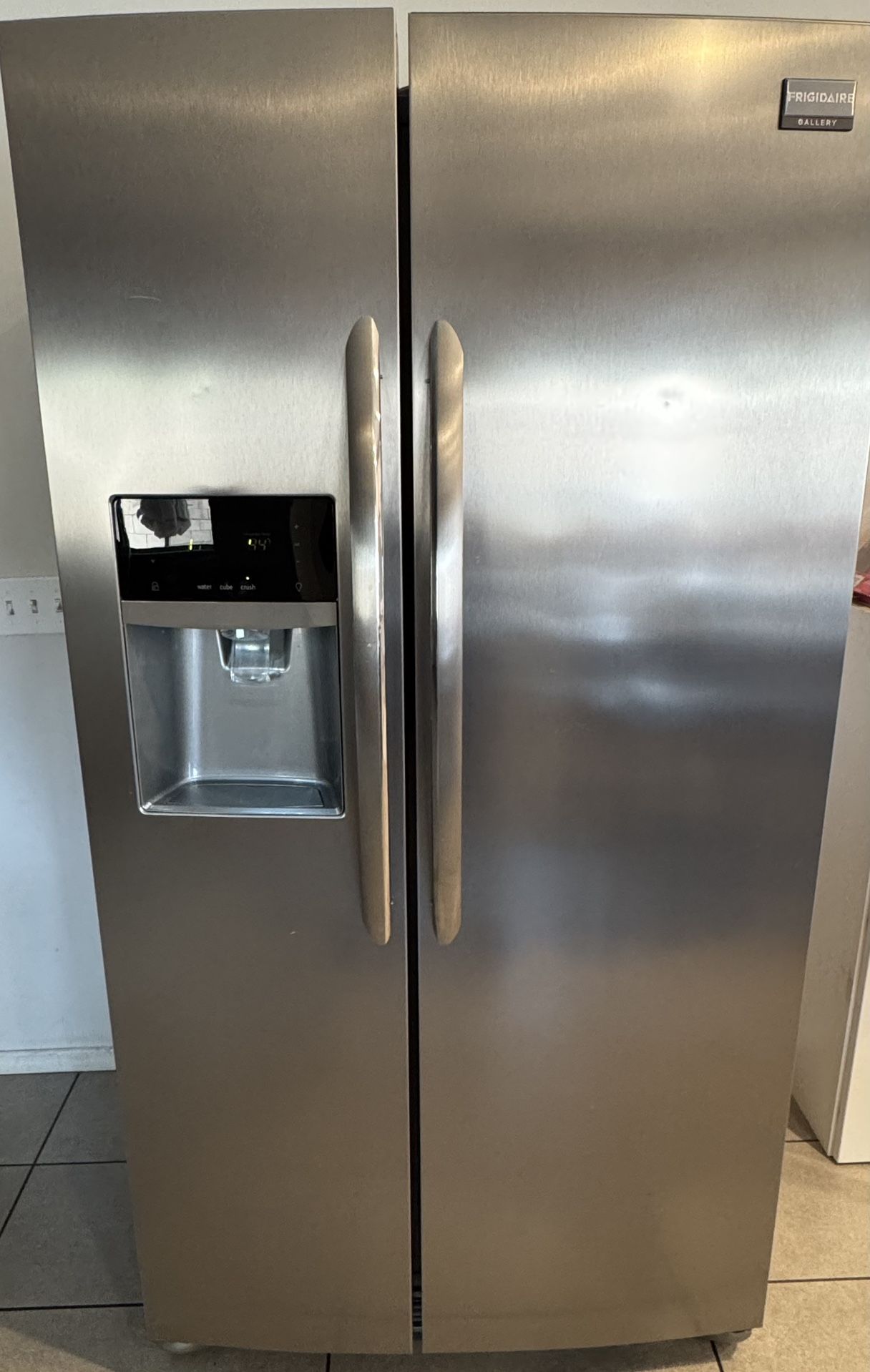 FRIGIDAIRE Gallery Refrigerator