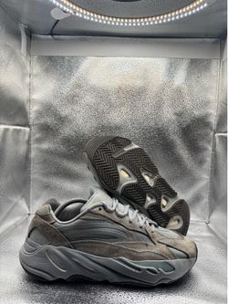 Adidas Yeezy 700 V2 hospital blue