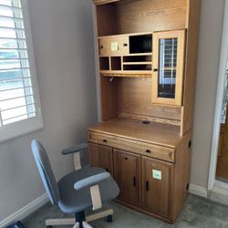 Free Desk And Chair 