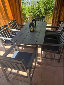 Table and 6 chairs