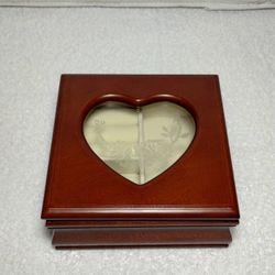 Small Heart Design Wooden Jewelry Box – Excellent Condition