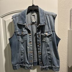 Women’s denim jacket (Old Navy)